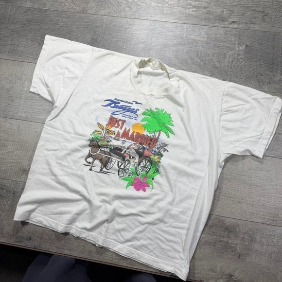 Vintage 90s just married, obscure, white and multicolor tropical graphic Tee XL - Picture 2 of 7